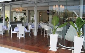 Santi White Hotel