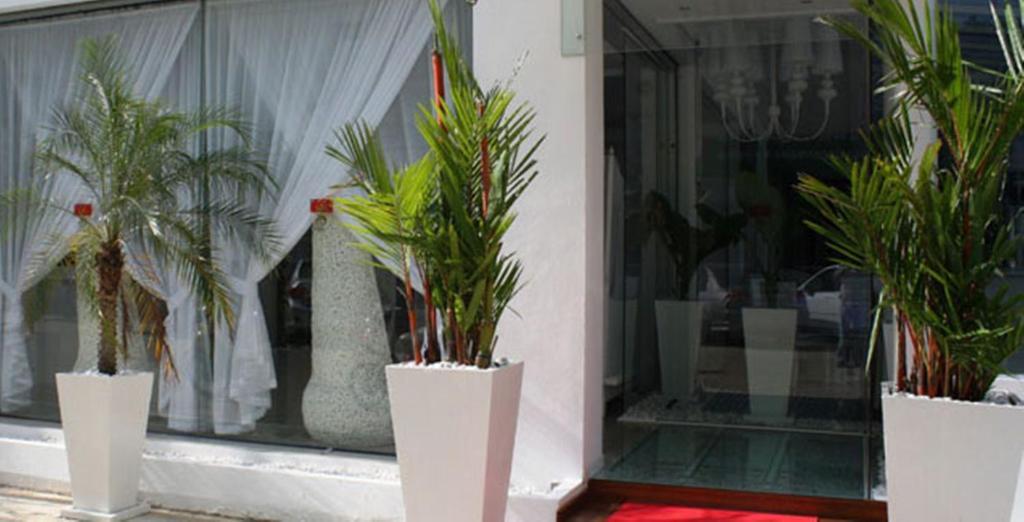 Santi White Hotel Phuket Esterno foto