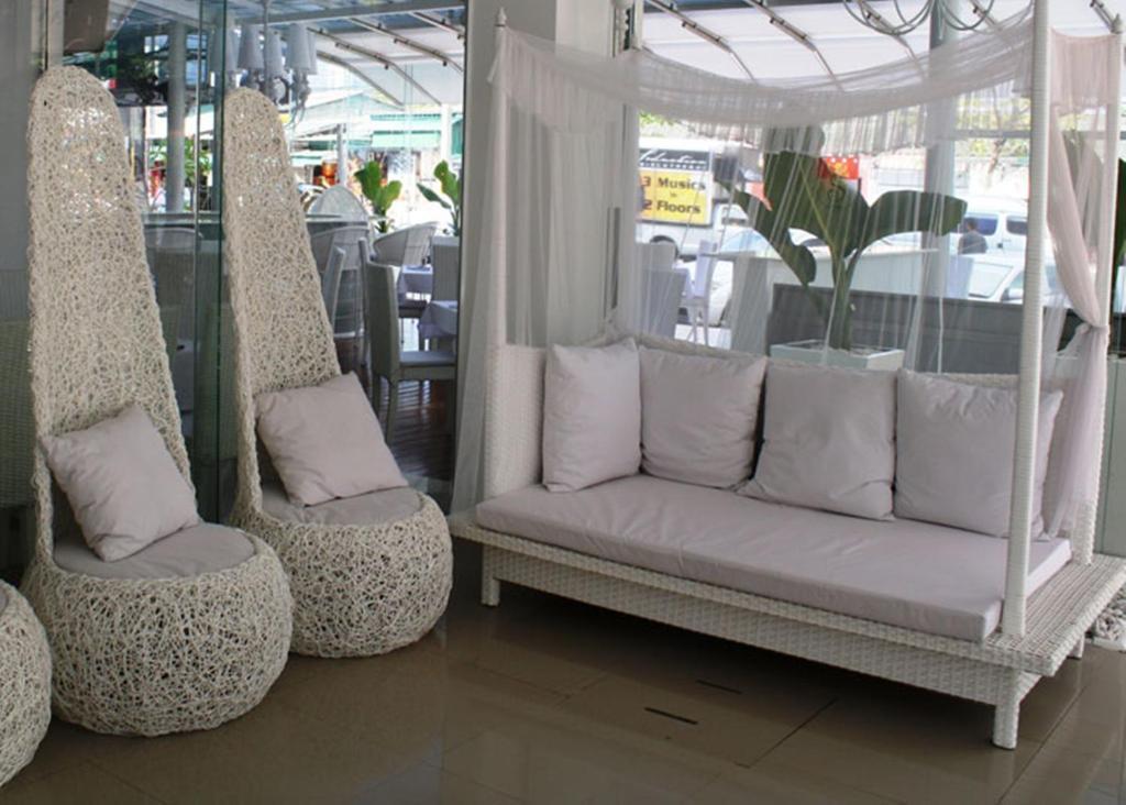 Santi White Hotel Phuket Esterno foto