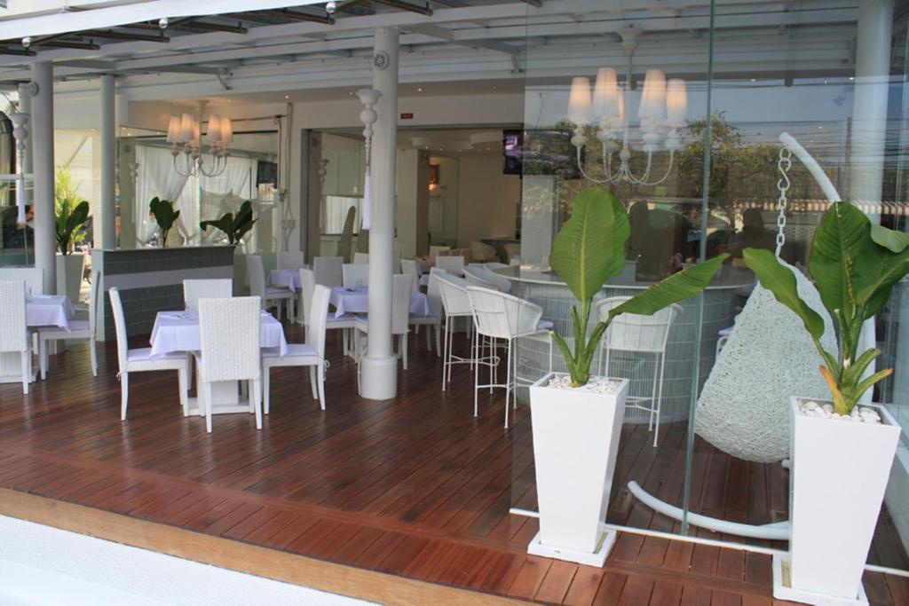 Santi White Hotel Phuket Esterno foto